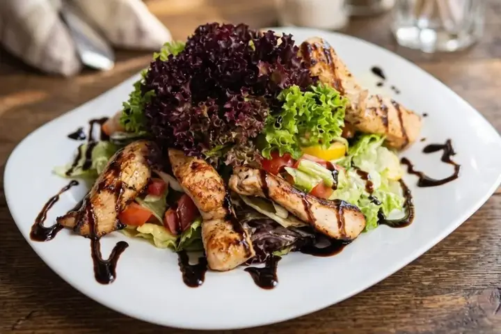 Salate der Pizzeria Napoli Kaprun